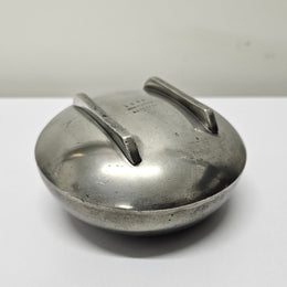 Arts and Crafts English pewter bowl in good original condition. Please see photos as they form part of the description.