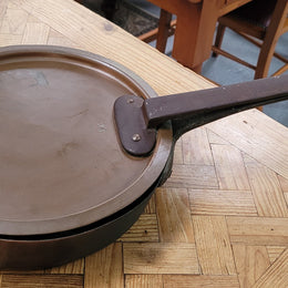 Heavy French 19th century frying pan skillet with lid. It has been sourced from France and is in good original detailed condition.