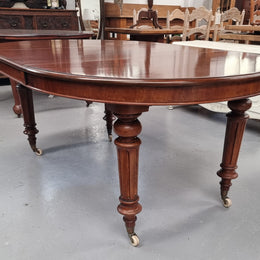 Amazing Victorian round Mahogany extension table. It comes with one extension leaf which can be added to the center of table when required. Sourced Locally and in good original detailed condition.