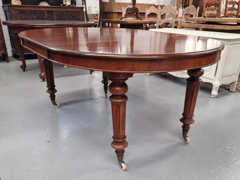 Amazing Victorian round Mahogany extension table. It comes with one extension leaf which can be added to the center of table when required. Sourced Locally and in good original detailed condition.