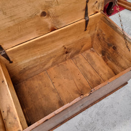 Pine Trunk-Blanket Box