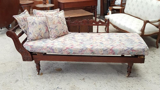 Edwardian Minors Couch