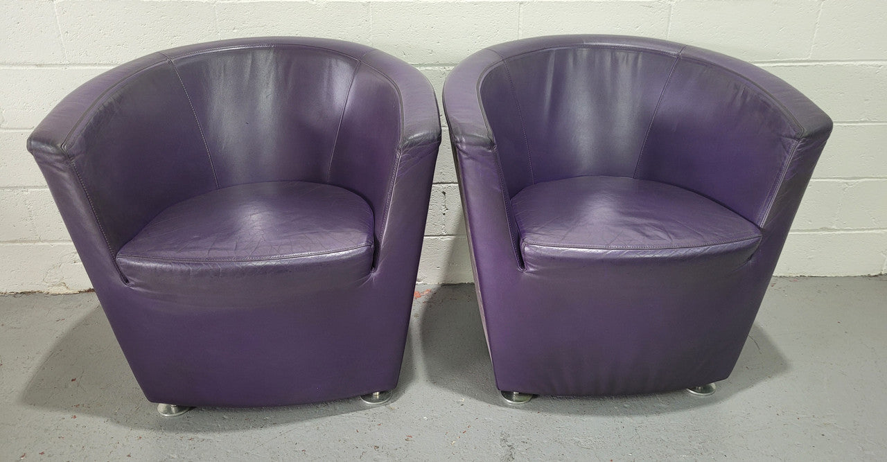 Pair of vintage Parentesi armchairs designed by Pietro Arosio for Tacchini with original leather upholstery and in good original detailed condition.