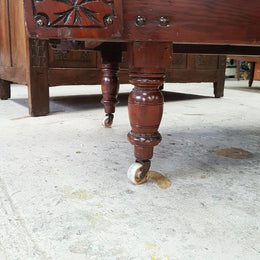 Edwardian Minors Couch