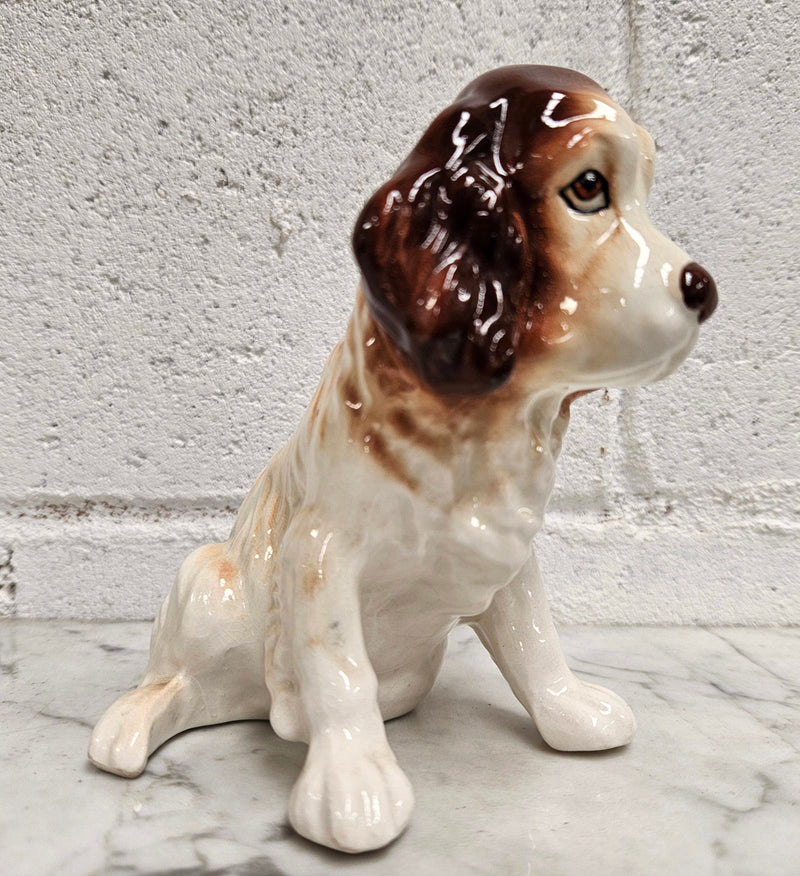 Vintage Sylvac England Pottery, Cocker Spaniel, Model 18 with a Gloss finish. Appealing expression. Please see photos as they form part of the description.