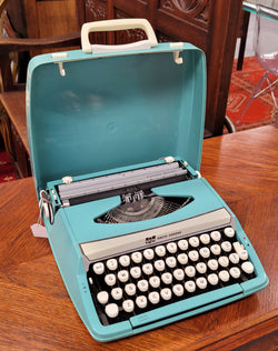 1960's Smith Corona Corsair Deluxe Portable Typewriter | Antique & Vintage | Moonee Ponds Antiques | Australia Wide Delivery
