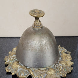 Vintage brass and white metal stone counter bell with a great ring, Circa 1920's. It is in great original condition. Please see photos as it forms part of the description.