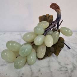 Stunning Vintage Chinese jade grapes that would make a lovely display. They arte in good original condition, please view photos as they help form part of the description.