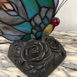 Beautiful Tiffany style Butterfly table lamp, it is in good working order with no damage.