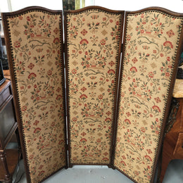 Vintage French Oak 3 fold tapestry covered privacy screen. Tapestry is in good condition with very minor wear and tear.