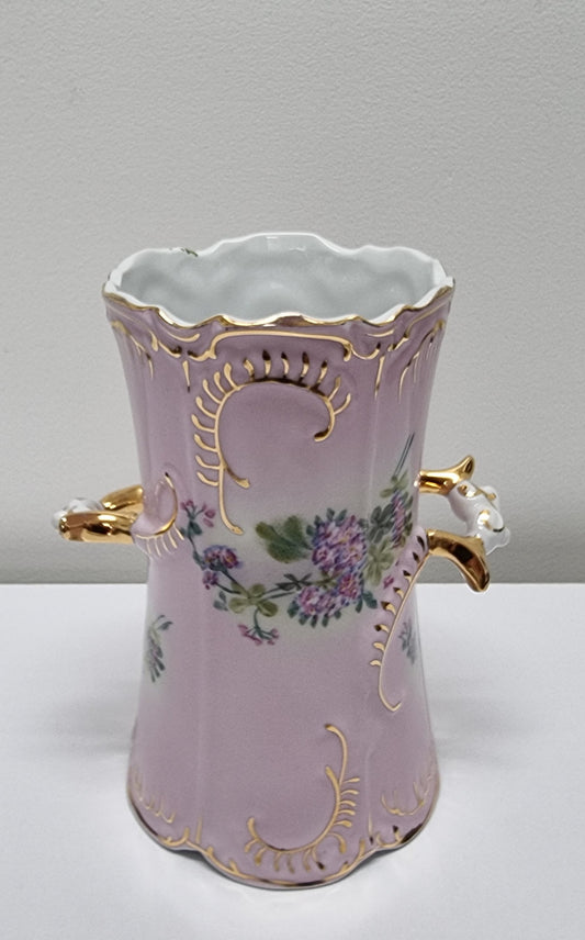 Lovely pink decorative vase with flowers and gold details. In good original condition. Please view photos as they form part of the description.
