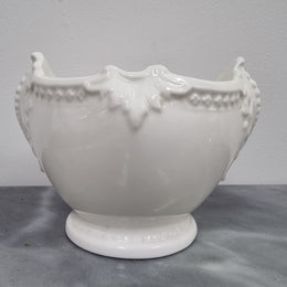Lovely white shell shaped Coalport bowl . In good original condition with no chips or cracks, please view photos as they help form part of the description.