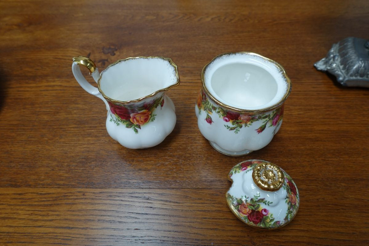 Old Country Roses Royal Albert Creamer And Sugar Set | Antique & Vintage | Moonee Ponds Antiques | Australia Wide Delivery
