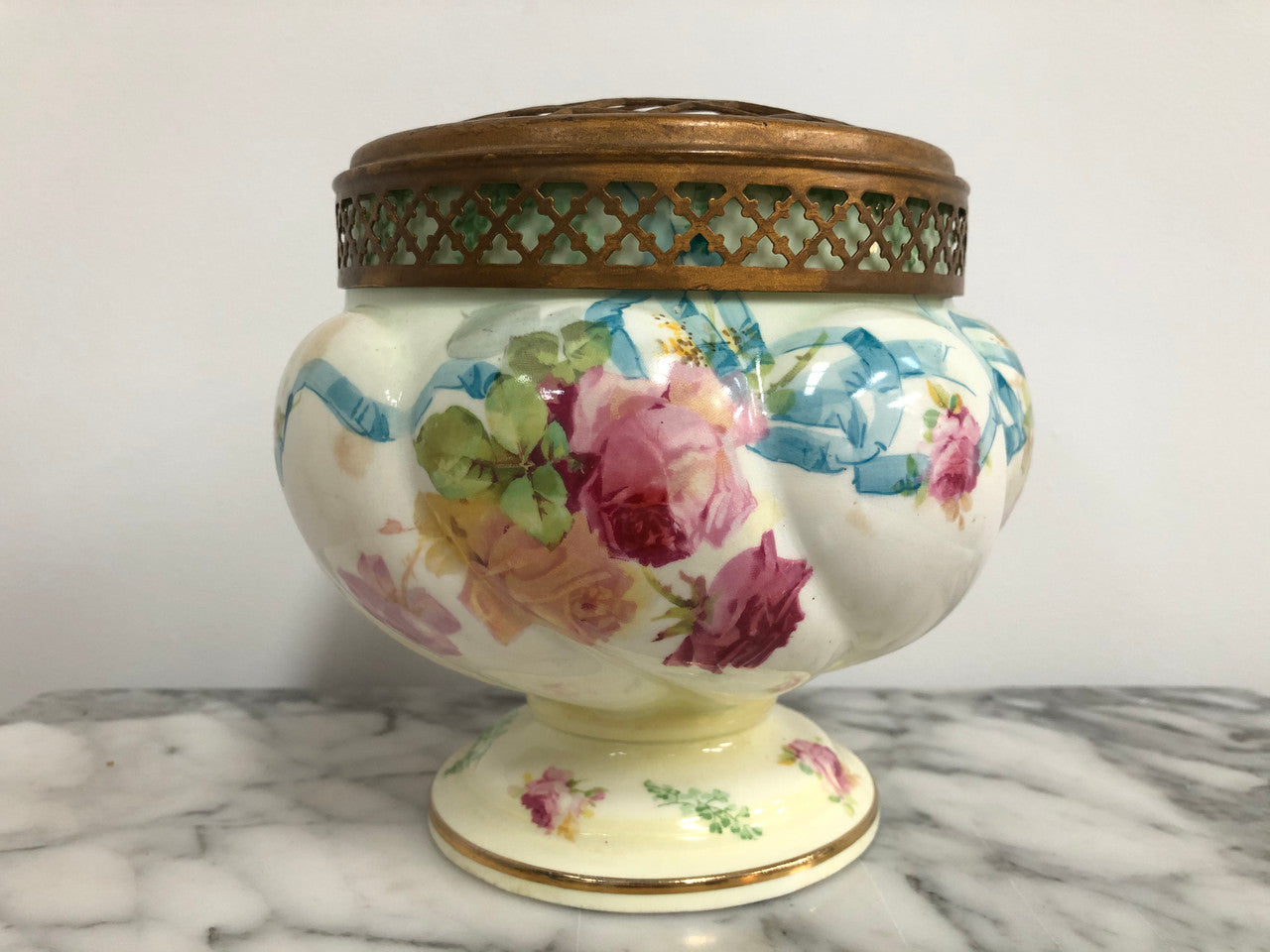 Beautiful Royal Doulton Posy bowl