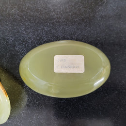 Stunning Vintage onyx marble trinket box and lid. It is in good original condition, please view photos as they help form part of the description.