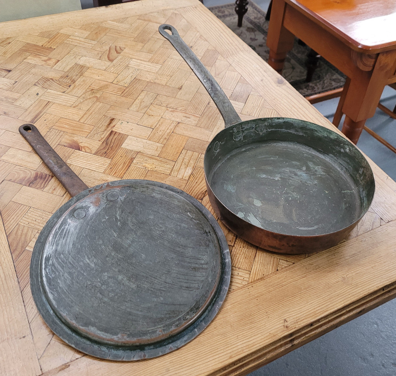 Heavy French 19th century frying pan skillet with lid. It has been sourced from France and is in good original detailed condition.