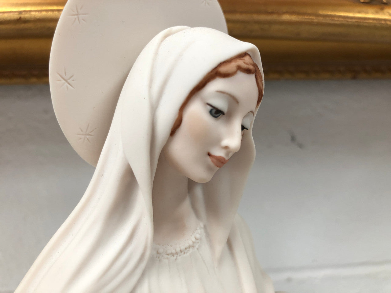 Vintage Giuseppe Armani figurine 0803F. “Madonna of Medjugorje”.

New in Original Packaging.