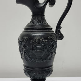 Victorian black urn shaped vase. It is in good original condition and has been sourced locally. Please view photos as they help form part of the description.
