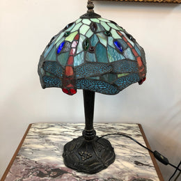 Fabulous decorative Tiffany style Dragonfly table lamp. It is in good working order with no damage.