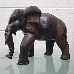 Lovely vintage ebony elephant, in good original condition.