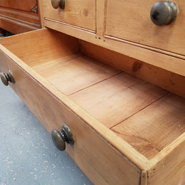 Gorgeous Vintage Pine Chest Of Drawers