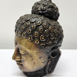 Lovely Antique bronze buddha head, in good original condition. Please see photos as they form part of the description.