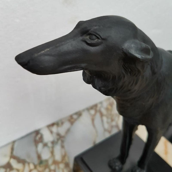 French Art Deco cold painted spelter, group of two hounds standing on a beautiful piece of marble base. Signed by Leduc and in good original condition.