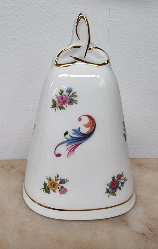 “Royal Tara” Ireland China decorated bell. It is in good original condition, please view photos as they help form part of the description.