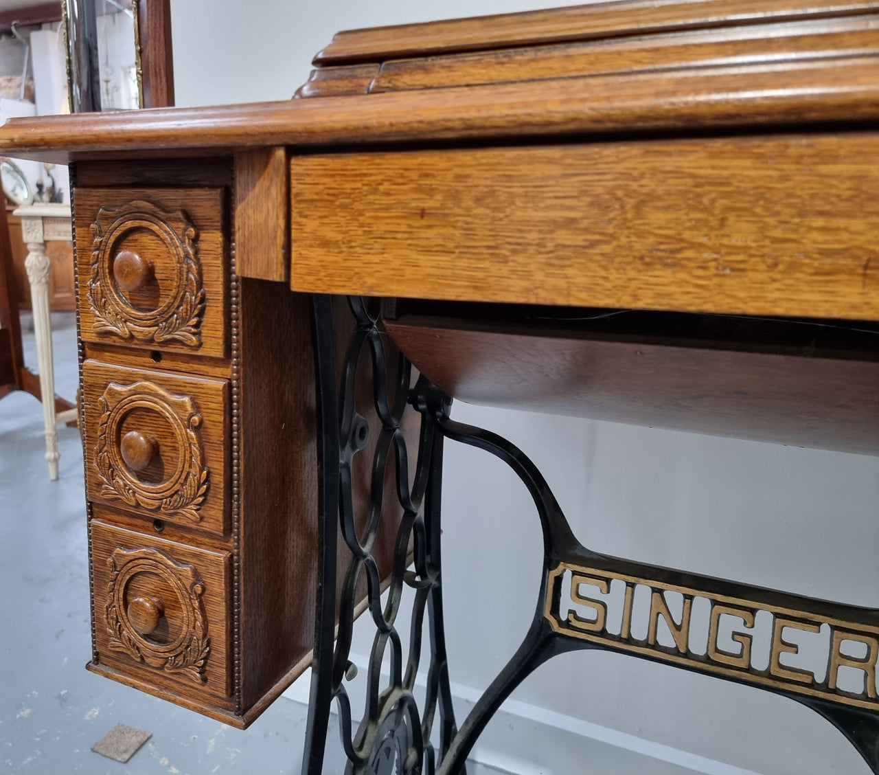 Fabulous Antique Singer Sewing Machine