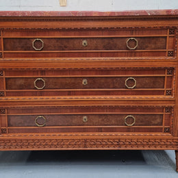 Lovely decorative French walnut and burr Walnut 3 drawer commode with a stunning coloured marble top and lovely carved details. In very good detailed condition.