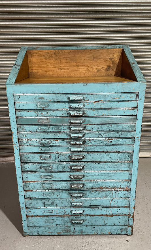 Fabulous set of vintage painted blue printers drawers that have adjustable separators which can be taken out for large papers. The drawers are various sizes and there is a section on top for working on or for storing brushes or tall items . These would be perfect for artists or jewellery pieces or even architects. Such a beautiful piece of industrial furniture.