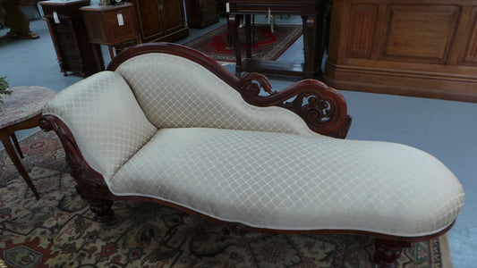 Beautiful Victorian Cedar Chaise Lounge