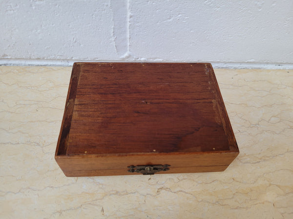 At Moonee Ponds Antiques- Vintage hinged Cedar box with velvet lining. In good condition please view photos as they help form part of the description.