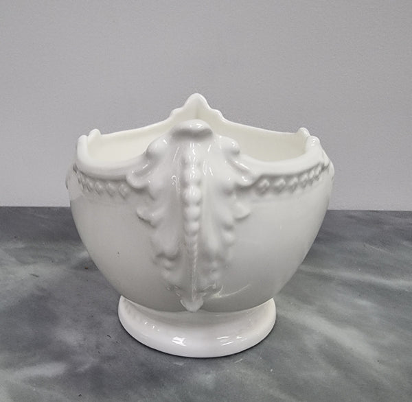 Lovely white shell shaped Coalport bowl . In good original condition with no chips or cracks, please view photos as they help form part of the description.