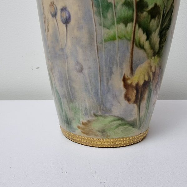 Lovely Antique Limoges hand painted "Blue Tit Bird", very good quality vase. In original condition. Please view photos as they help form part of the description.