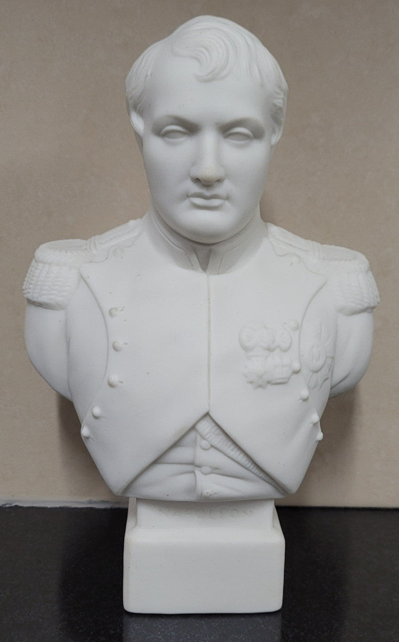 Bust of Napoleon by Robinson & Leadbeater Stoke on Trent. Robinson & Leadbeater produced parian ware in Stoke on Trent from the mid 1880s, into the twentieth century. They were renown for the fine detail of their Victorian busts. This Napoleon bust is in good original condition, please view photos as they help form part of the description.