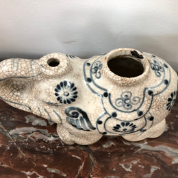 An interesting vintage Oriental ceramic Elephant. In good original condition.