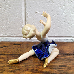 Vintage Wallendorf Cobalt blue dancing girl in good original condition, please view photos as they help form part of the description.