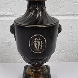 Lovely Victorian Wedgwood Georgian style small urn. In good original condition, please view photos as they help form part of the description.