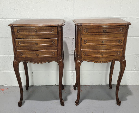 Lovely Louis XV style oak bedside cabinets with three drawers. In great original detailed condition.