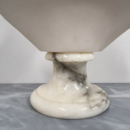 A Giannelli signed Angelica Maria bust on a white marble base. It is in good original condition with no faults.
