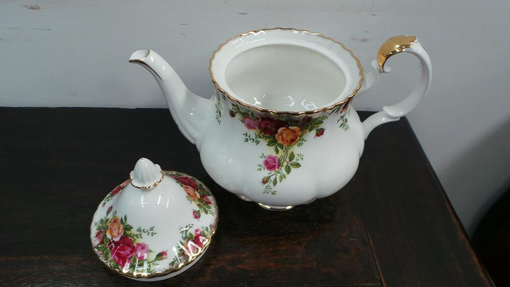 Royal Albert Country Roses Tea Pot | Antique & Vintage | Moonee Ponds Antiques | Australia Wide Delivery
