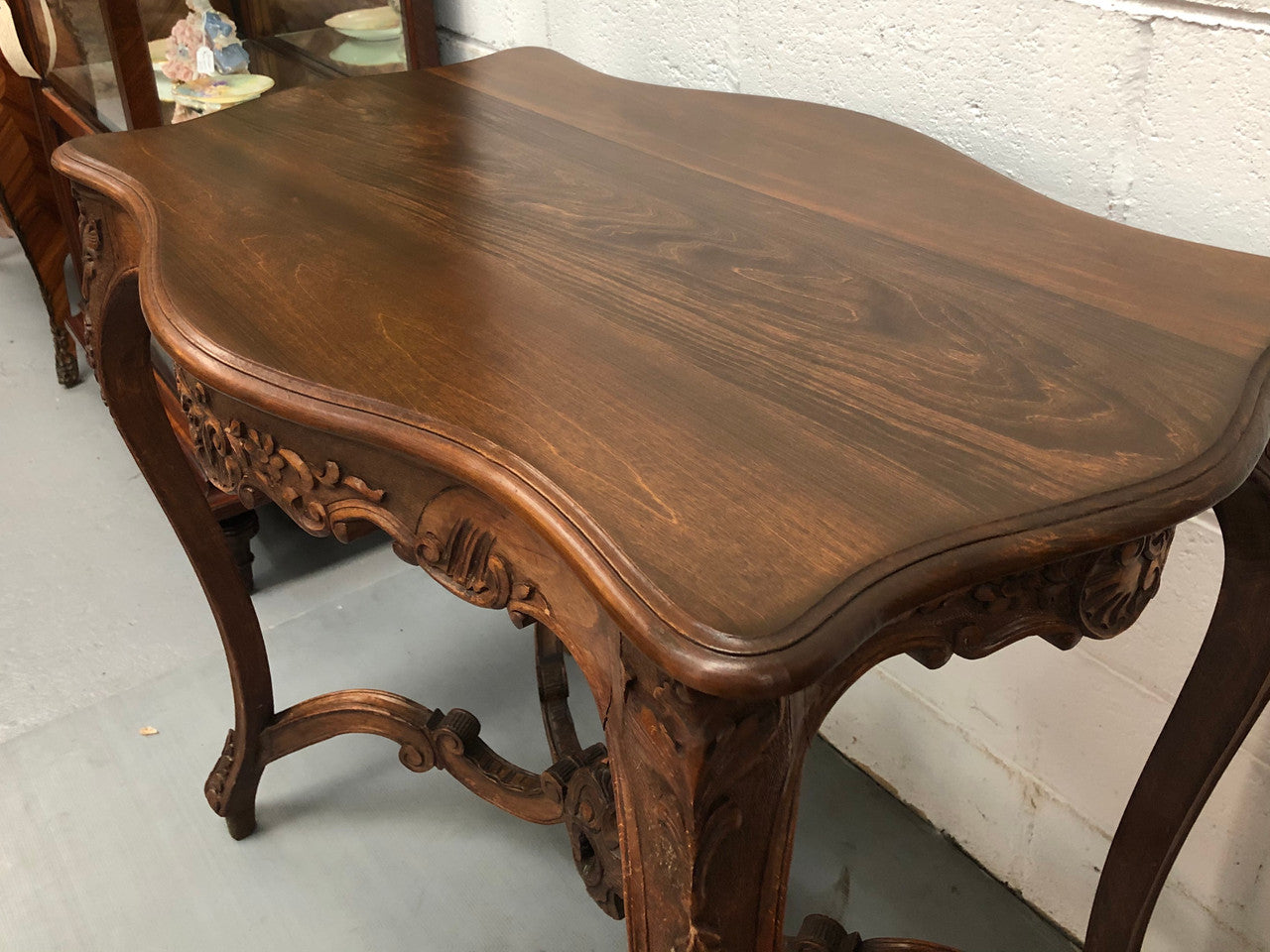 French Walnut Louis XV style center/side table. In very good original condition. Circa 1930's.