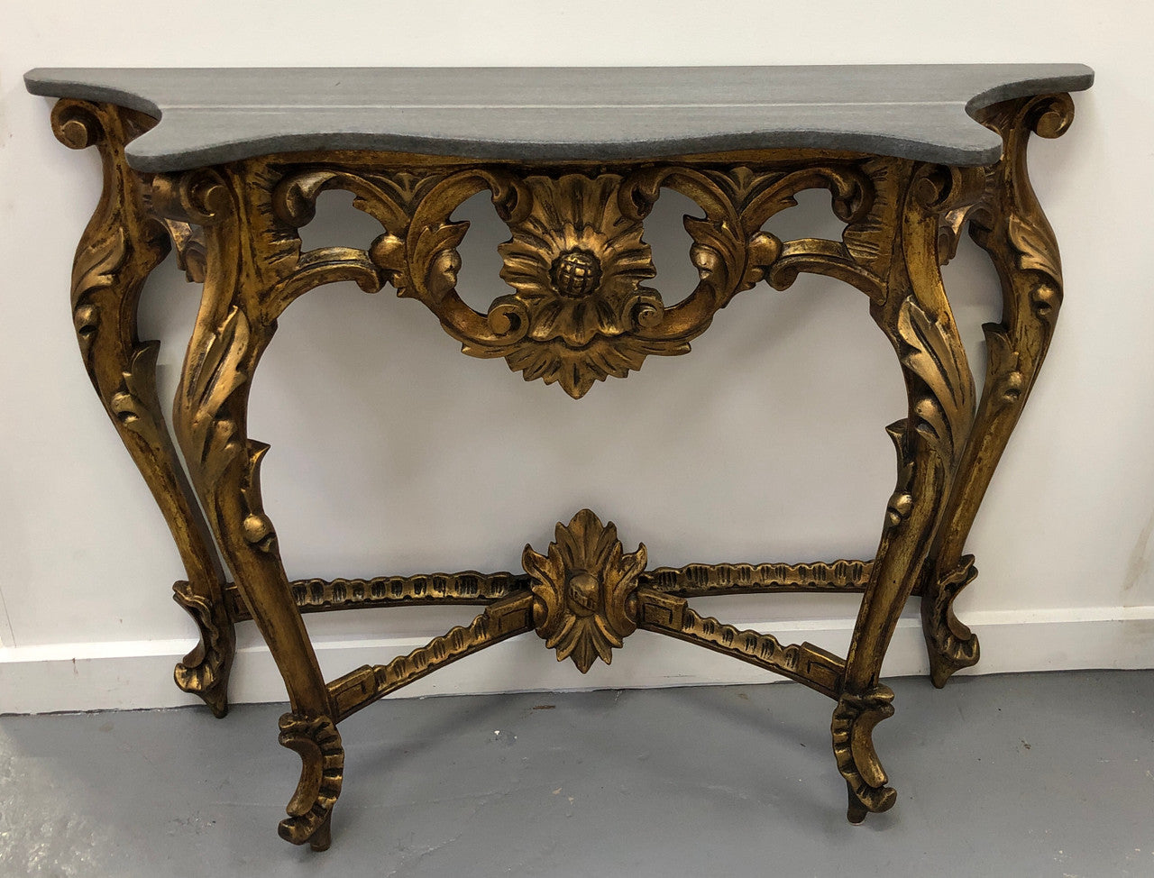 Antique French Louis XV style marble top console table & mirror set. Circa 1900 and it is in very good original condition.