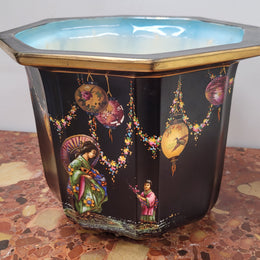 Stunning antique Jardinière with a black background and colorful oriental scene with gold trim. It is in good original condition It is in good original condition please view photos has they help form part of the description. Stamped "Olympic English Make"