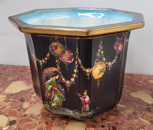 Stunning antique Jardinière with a black background and colorful oriental scene with gold trim. It is in good original condition It is in good original condition please view photos has they help form part of the description. Stamped "Olympic English Make"