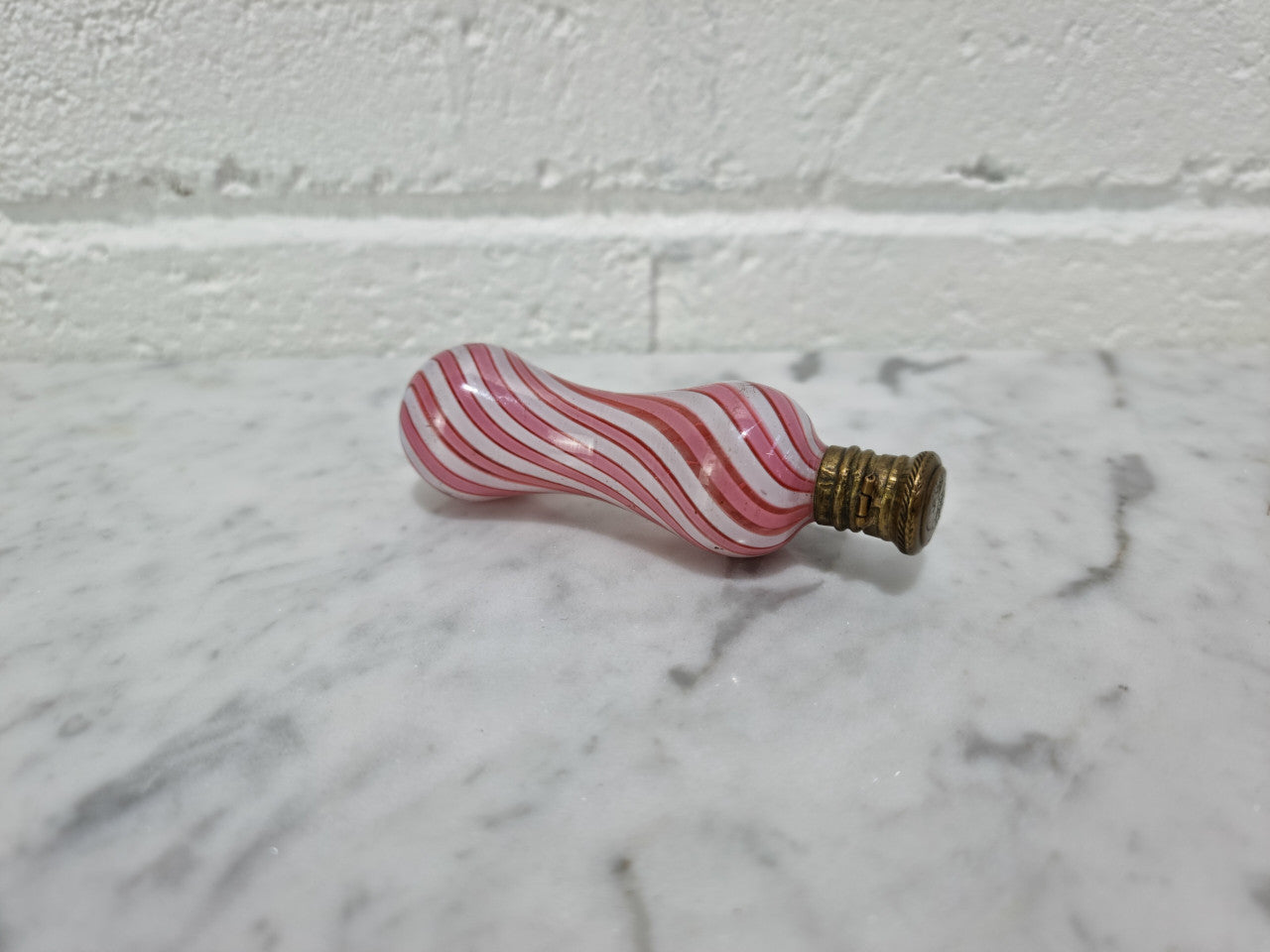 19th century pink and white Nailsea glass miniature scent bottle. In good original condition, please view photos as they help form part of the description.
