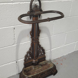 Victorian Gothic style cast iron umbrella stand. In good original detailed condition.