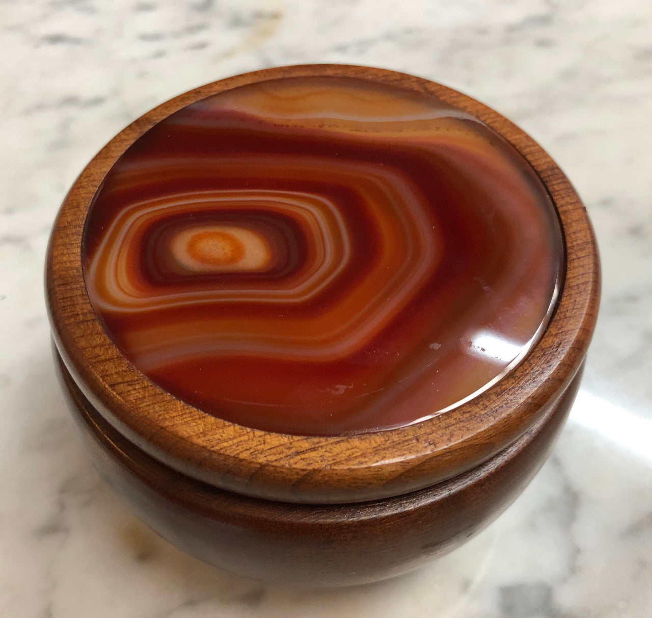 An Australian Blackwood & Agate Round Box