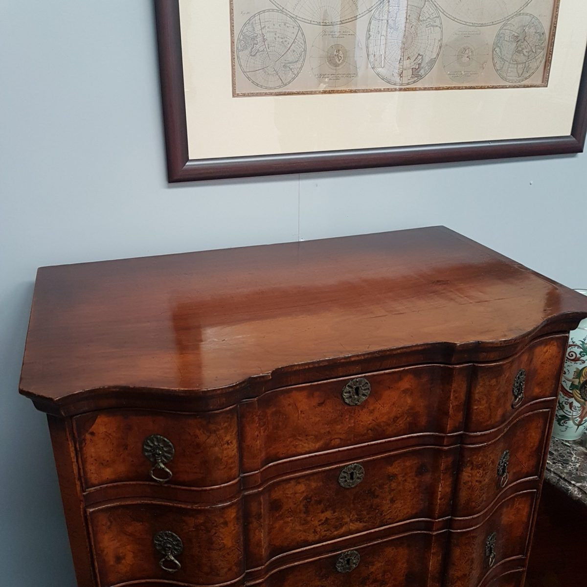 Georgian Serpentine Chest Of Drawers